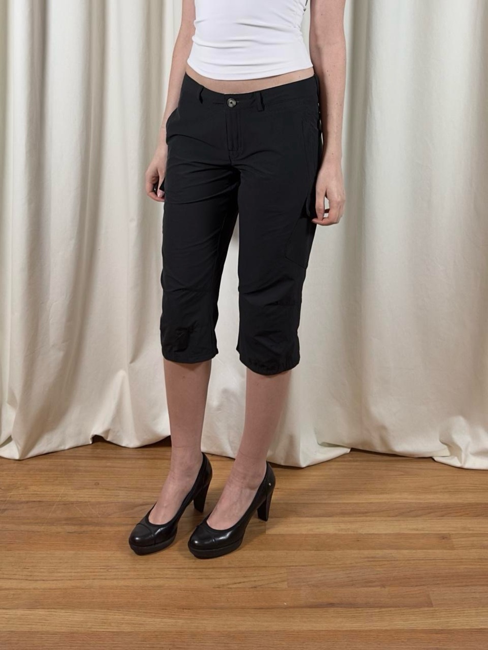 Low Rise Hiking Capris - Picture 3 of 8